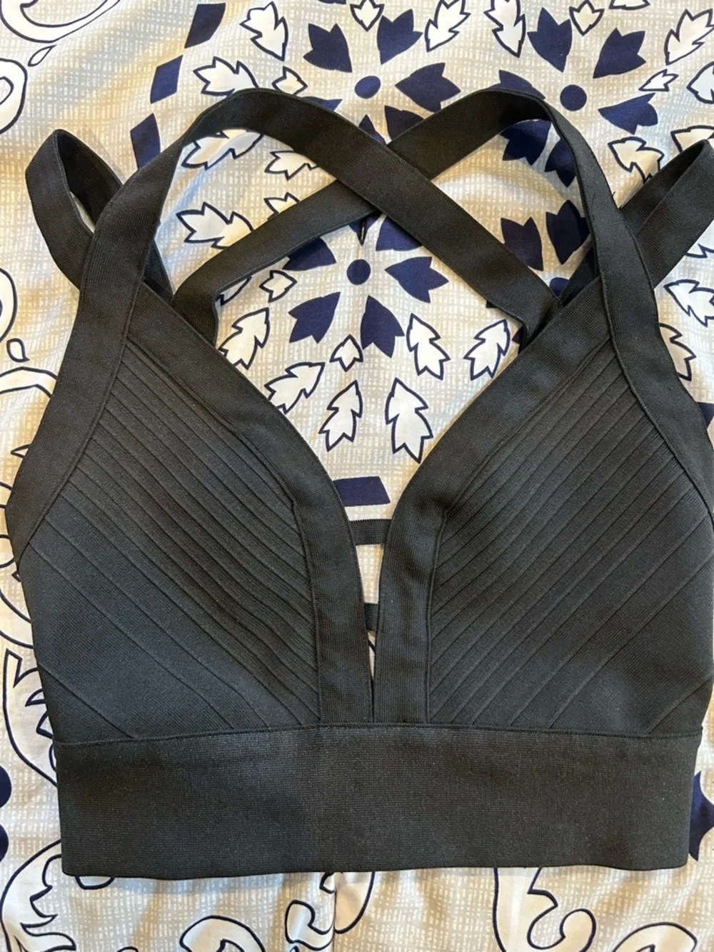 Lulu’s Black Crop Top Crisscross Bralett - Picture 2 of 8